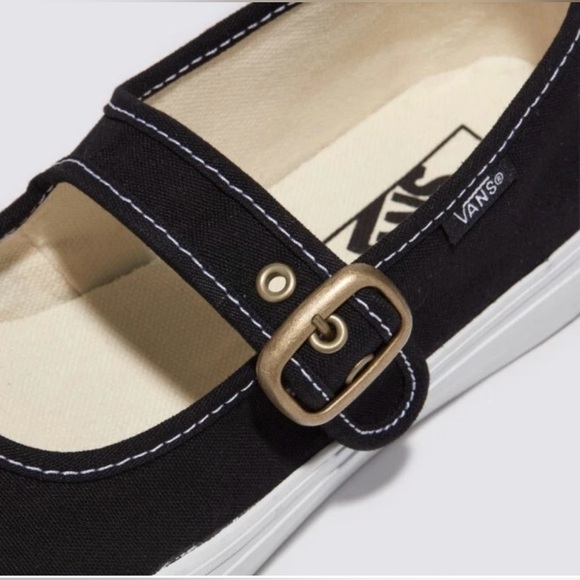 NEW VANS BLACK CANVAS MARY JANE BUCKLE WHITE RUBBER SOLE SNEAKERS SZ 8 BRAND NEW - Picture 7 of 15